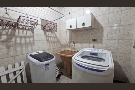 Casa à venda com 3 quartos, 210m² em Jardim Regis, São Paulo
