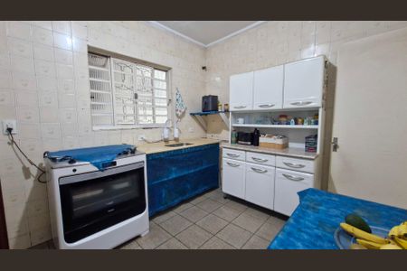Casa à venda com 3 quartos, 210m² em Jardim Regis, São Paulo