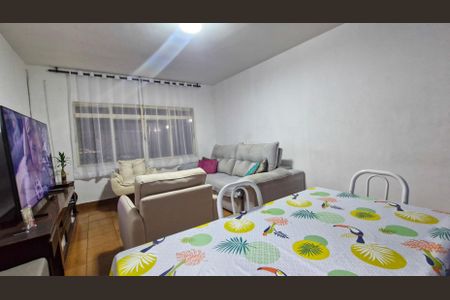 Casa à venda com 3 quartos, 210m² em Jardim Regis, São Paulo
