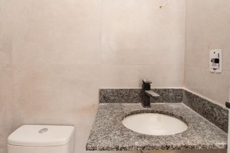 Apartamento à venda com 43m², 2 quartos e sem vaga Apartamento à venda com 43m², 2 quartos e sem vagaBanheiro