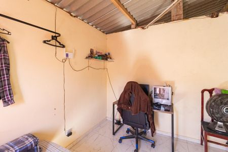 Quarto 1 de casa para alugar com 2 quartos, 40m² em Vila Veloso, Carapicuíba