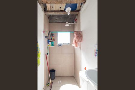 Banheiro de casa para alugar com 2 quartos, 40m² em Vila Veloso, Carapicuíba