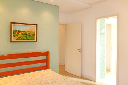 Casa de condomínio para alugar com 300m², 3 quartos e 4 vagasSuíte 2