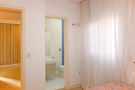 Casa de condomínio para alugar com 300m², 3 quartos e 4 vagasSuíte 1