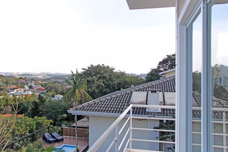 Casa de condomínio para alugar com 300m², 3 quartos e 4 vagasSala Varanda