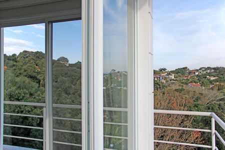 Casa de condomínio para alugar com 300m², 3 quartos e 4 vagasSala Varanda