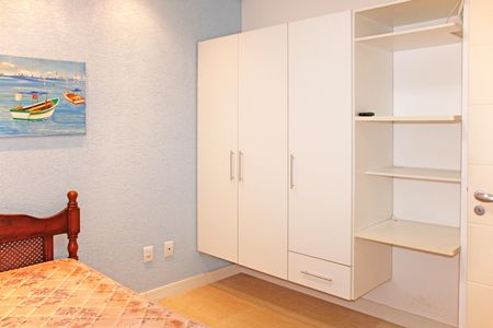 Casa de condomínio para alugar com 300m², 3 quartos e 4 vagasSuíte 1