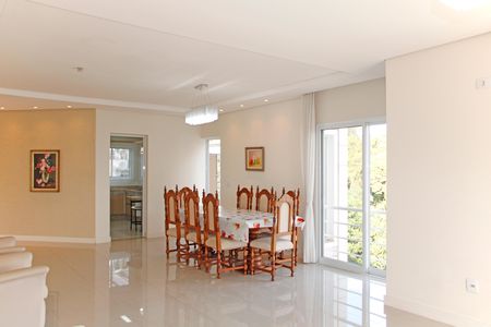 Casa de condomínio para alugar com 300m², 3 quartos e 4 vagasSala