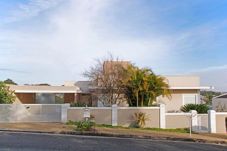 Casa de condomínio para alugar com 300m², 3 quartos e 4 vagasFachada