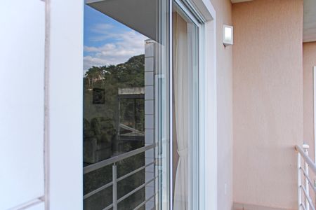 Casa de condomínio para alugar com 300m², 3 quartos e 4 vagasSala Varanda