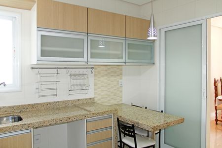 Casa de condomínio para alugar com 300m², 3 quartos e 4 vagasCozinha
