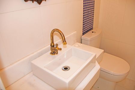 Casa de condomínio para alugar com 300m², 3 quartos e 4 vagasLavabo