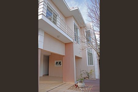 Casa de condomínio para alugar com 300m², 3 quartos e 4 vagasÁrea externa