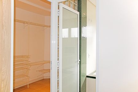 Casa de condomínio para alugar com 300m², 3 quartos e 4 vagasSuíte 3