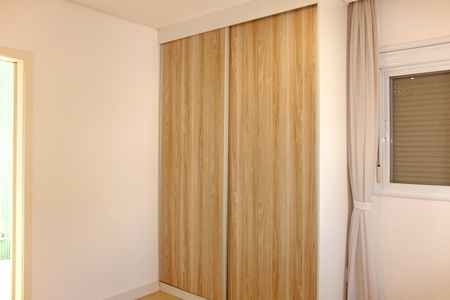 Casa de condomínio para alugar com 300m², 3 quartos e 4 vagasSuíte 2
