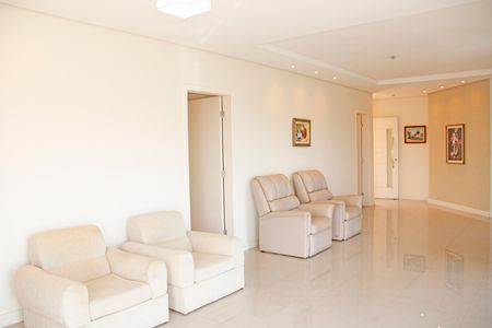 Casa de condomínio para alugar com 300m², 3 quartos e 4 vagasSala