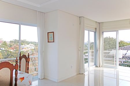 Casa de condomínio para alugar com 300m², 3 quartos e 4 vagasSala