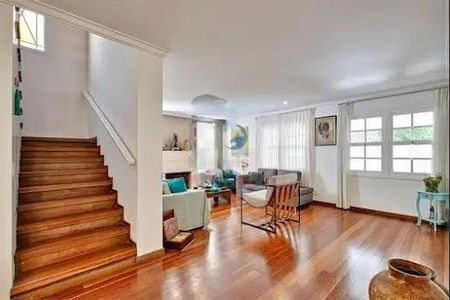 Casa à venda com 4 quartos, 366m² em Santo Amaro, São Paulo