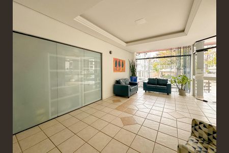 Hall de entrada de apartamento para alugar com 2 quartos, 100m² em Jurerê, Florianópolis