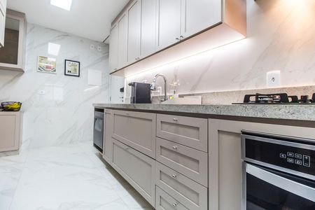 Apartamento à venda com 133m², 3 quartos e 2 vagas Apartamento à venda com 133m², 3 quartos e 2 vagasCozinha