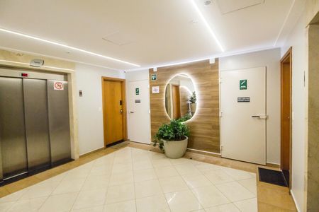 Apartamento à venda com 133m², 3 quartos e 2 vagas Apartamento à venda com 133m², 3 quartos e 2 vagasHall de entrada