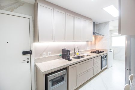 Apartamento à venda com 133m², 3 quartos e 2 vagas Apartamento à venda com 133m², 3 quartos e 2 vagasCozinha