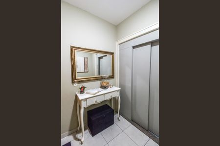 Apartamento à venda com 133m², 3 quartos e 2 vagas Apartamento à venda com 133m², 3 quartos e 2 vagasHall de entrada