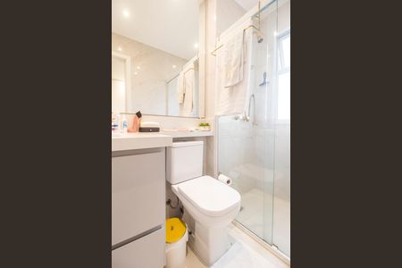 Apartamento à venda com 133m², 3 quartos e 2 vagas Apartamento à venda com 133m², 3 quartos e 2 vagasBanheiro da Suíte