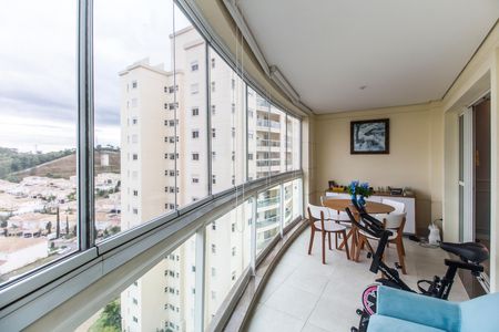 Apartamento à venda com 133m², 3 quartos e 2 vagas Apartamento à venda com 133m², 3 quartos e 2 vagasVaranda