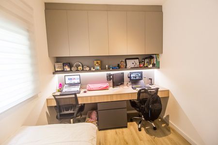 Apartamento à venda com 133m², 3 quartos e 2 vagas Apartamento à venda com 133m², 3 quartos e 2 vagasEscritório