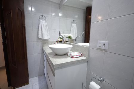 Banheiro 1 de apartamento para alugar com 3 quartos, 71m² em Vila Assunção, Santo André