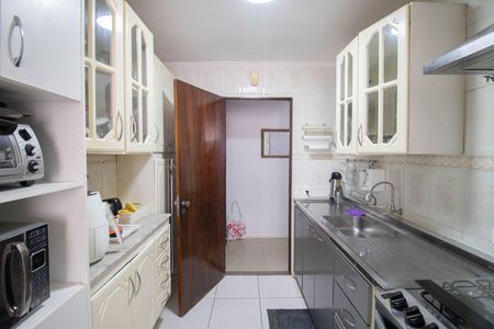 Apartamento à venda com 94m², 3 quartos e 1 vaga Apartamento à venda com 94m², 3 quartos e 1 vagaCOZINHA E ÁREA DE SERVIÇO