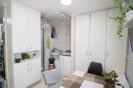 Apartamento à venda com 94m², 3 quartos e 1 vaga Apartamento à venda com 94m², 3 quartos e 1 vagaCOZINHA E ÁREA DE SERVIÇO