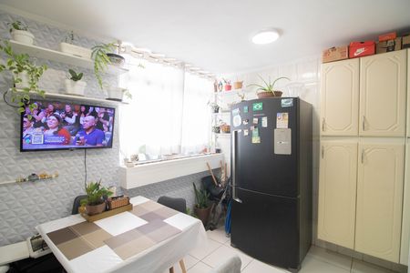 Apartamento à venda com 94m², 3 quartos e 1 vaga Apartamento à venda com 94m², 3 quartos e 1 vagaCOZINHA E ÁREA DE SERVIÇO