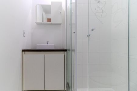Banheiro de apartamento para alugar com 1 quarto, 26m² em Vila Buarque, São Paulo