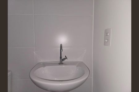 Banheiro Social de apartamento à venda com 2 quartos, 44m² em Picanço, Guarulhos