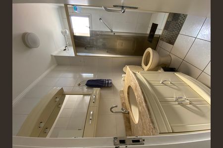 Banheiro de apartamento para alugar com 2 quartos, 54m² em Jaguaré, São Paulo
