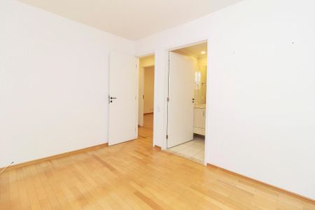 Apartamento à venda com 87m², 3 quartos e 2 vagas Apartamento à venda com 87m², 3 quartos e 2 vagasSuíte