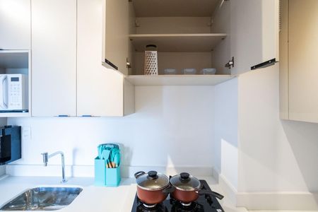 Cozinha de apartamento à venda com 2 quartos, 36m² em Moema, São Paulo