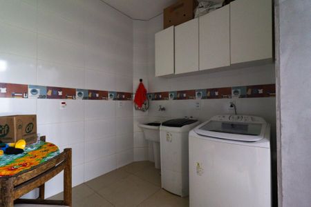 Casa para alugar com 256m², 4 quartos e 3 vagas