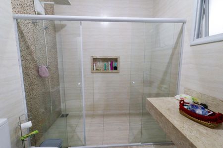 Casa para alugar com 256m², 4 quartos e 3 vagas