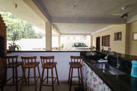 Casa para alugar com 256m², 4 quartos e 3 vagas