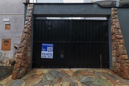 Casa para alugar com 256m², 4 quartos e 3 vagas