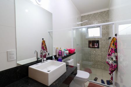 Casa para alugar com 256m², 4 quartos e 3 vagas