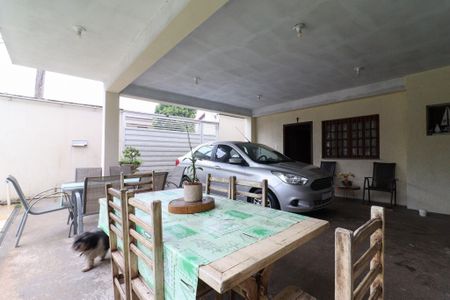Casa para alugar com 256m², 4 quartos e 3 vagas