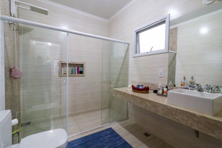 Casa para alugar com 256m², 4 quartos e 3 vagas