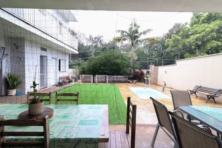 Casa para alugar com 256m², 4 quartos e 3 vagas