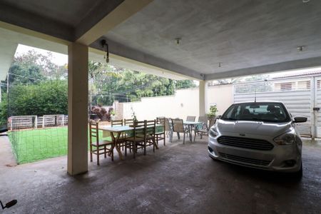 Casa para alugar com 256m², 4 quartos e 3 vagas