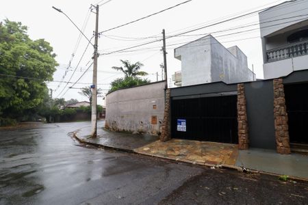 Casa para alugar com 256m², 4 quartos e 3 vagas