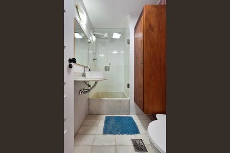 Apartamento para alugar com 92m², 2 quartos e 1 vaga Apartamento para alugar com 92m², 2 quartos e 1 vagaBanheiro
